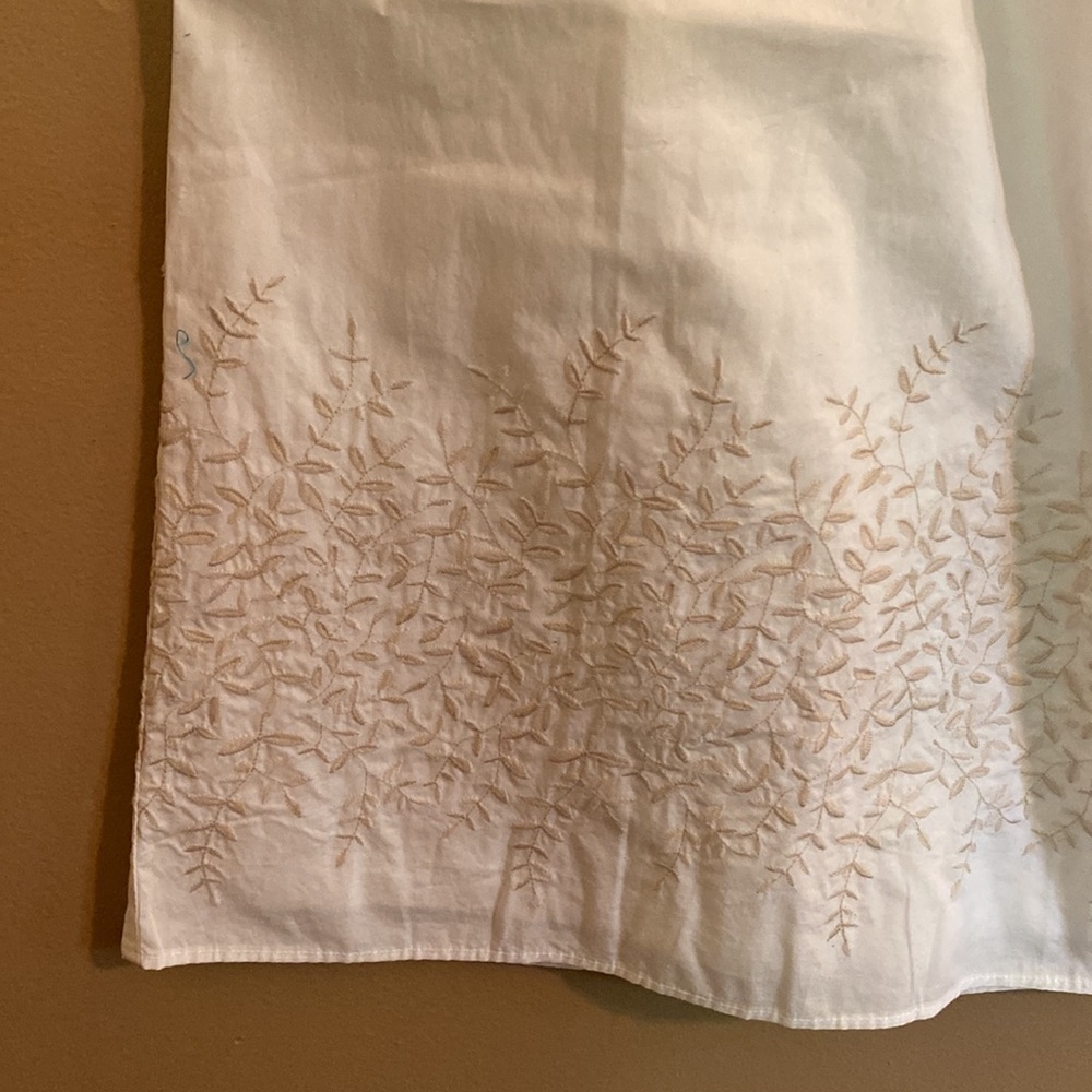 NWT WHITE W/tan embroidery on bottom. Skirt. Talbots. Sz 10. Beautiful. - Picture 2 of 4
